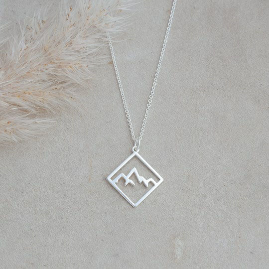Ridge Necklace - Sliver