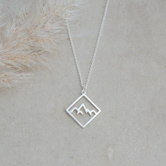 Ridge Necklace - Sliver